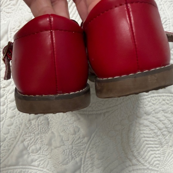 FootMates Classic Red Shoes - Picture 4 of 10